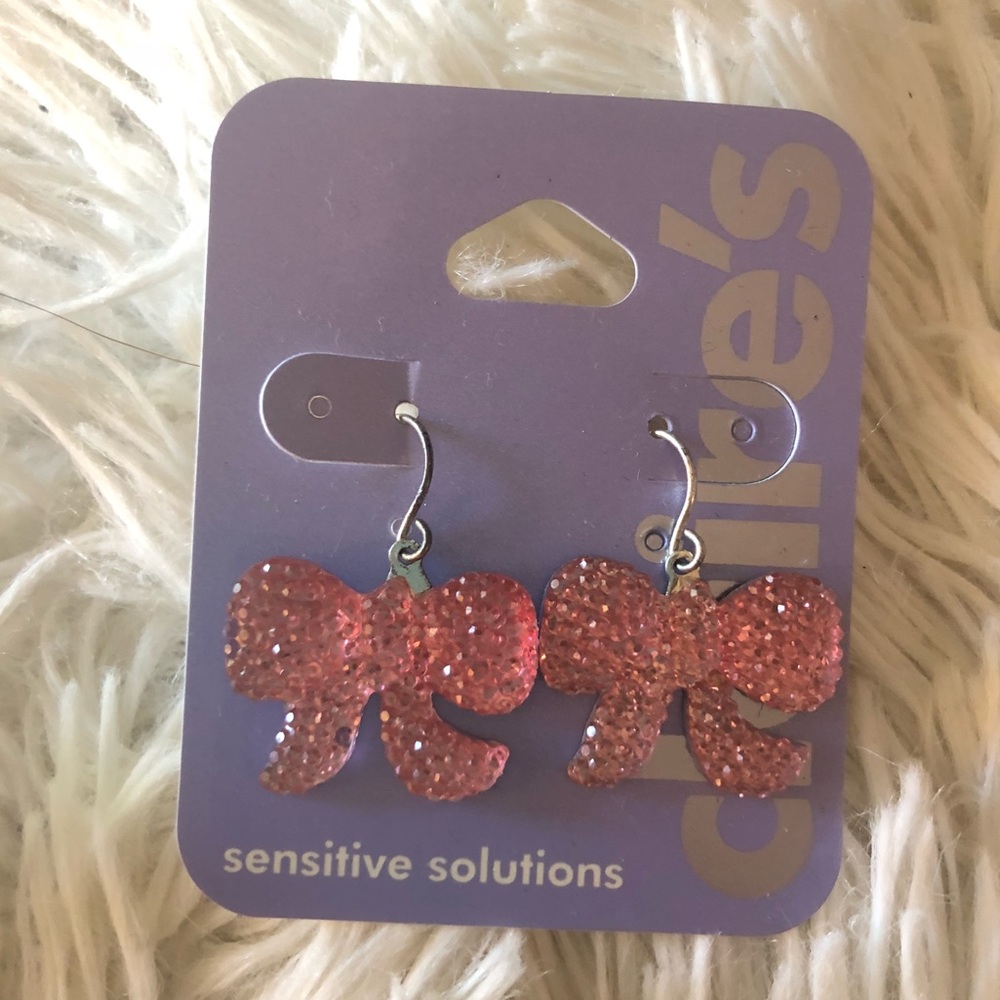 Claire’s Sparkly Pink Bow Earrings
